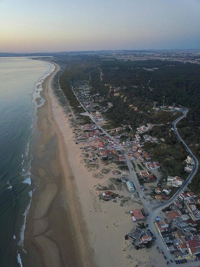 Rock'S Beach Spot Front Costa da Caparica Dış mekan fotoğraf